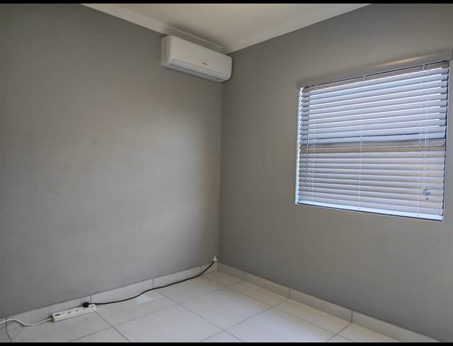 2 BEDROOM FREEHOLD FOR SALE IN SHAKASKRAAL